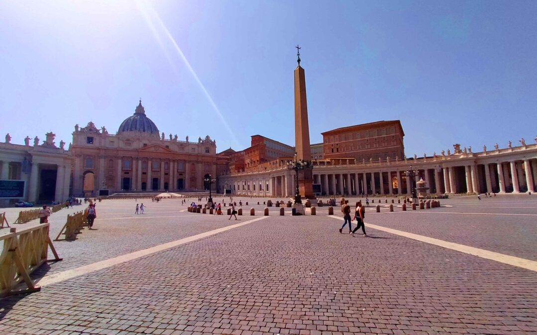 Vatican City: a journey through worship and art